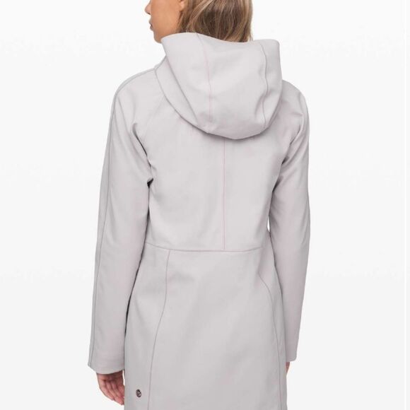 Lululemon Glyde Along Softshell Jacket Coat in chrome size 2 - Picture 3 of 16